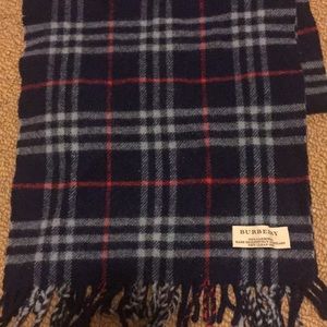 Wool Burberry scarf
